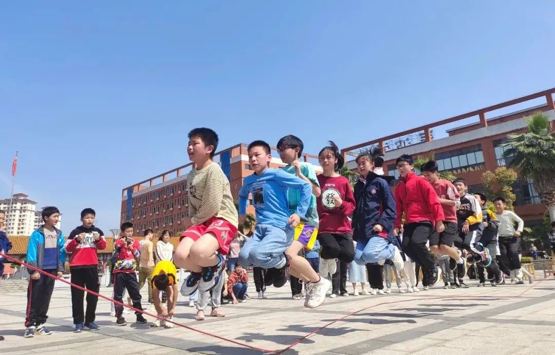 全校总动员，运动乐翻天——丰城春波学校阳光体育运动纪实