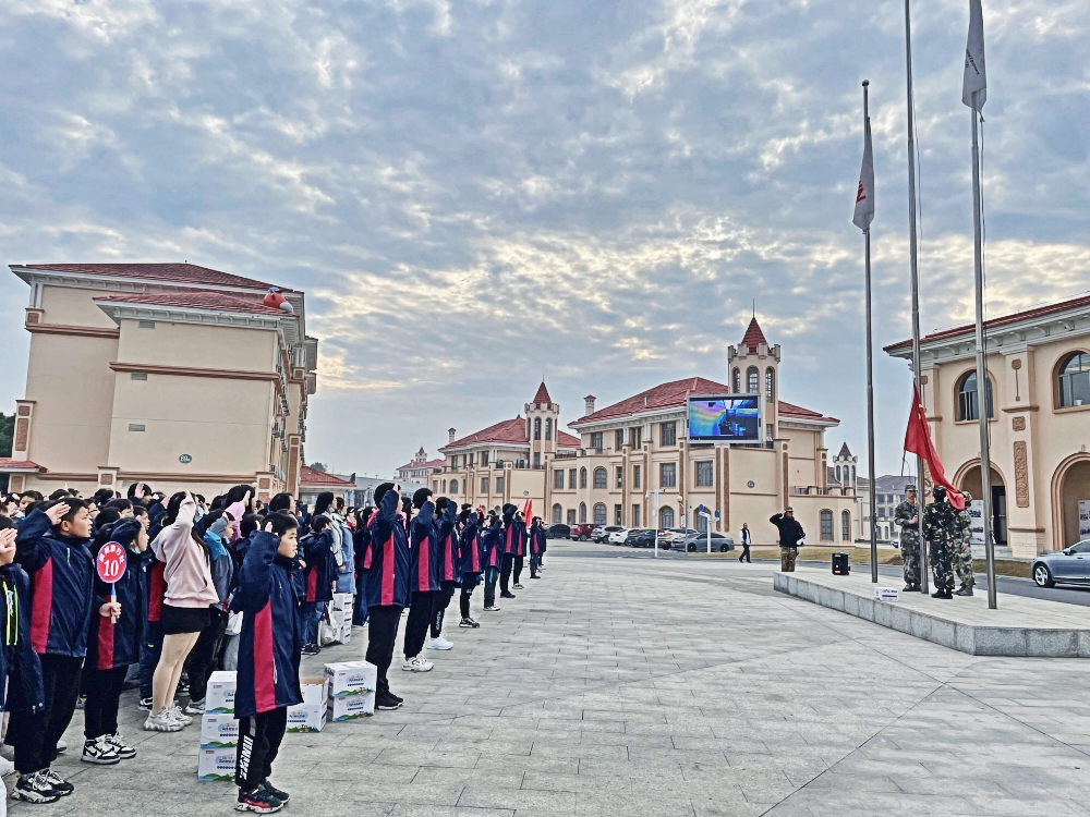 感受科技魅力，研学助梦成长——记丰城春波学校小学部赴江西工业设计小镇研学