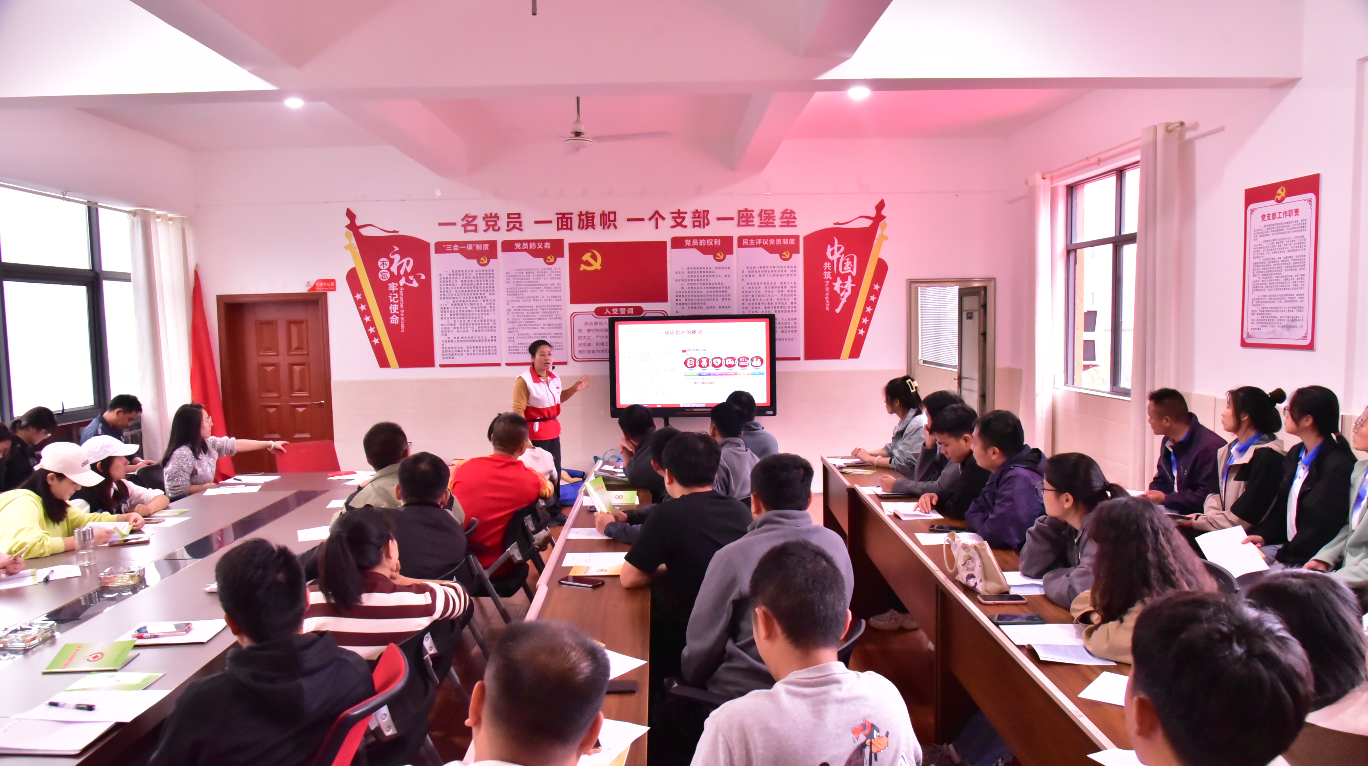 掌握应急救护技能 践行“生命至上”理念——丰城春波学校开展应急救护普及培训