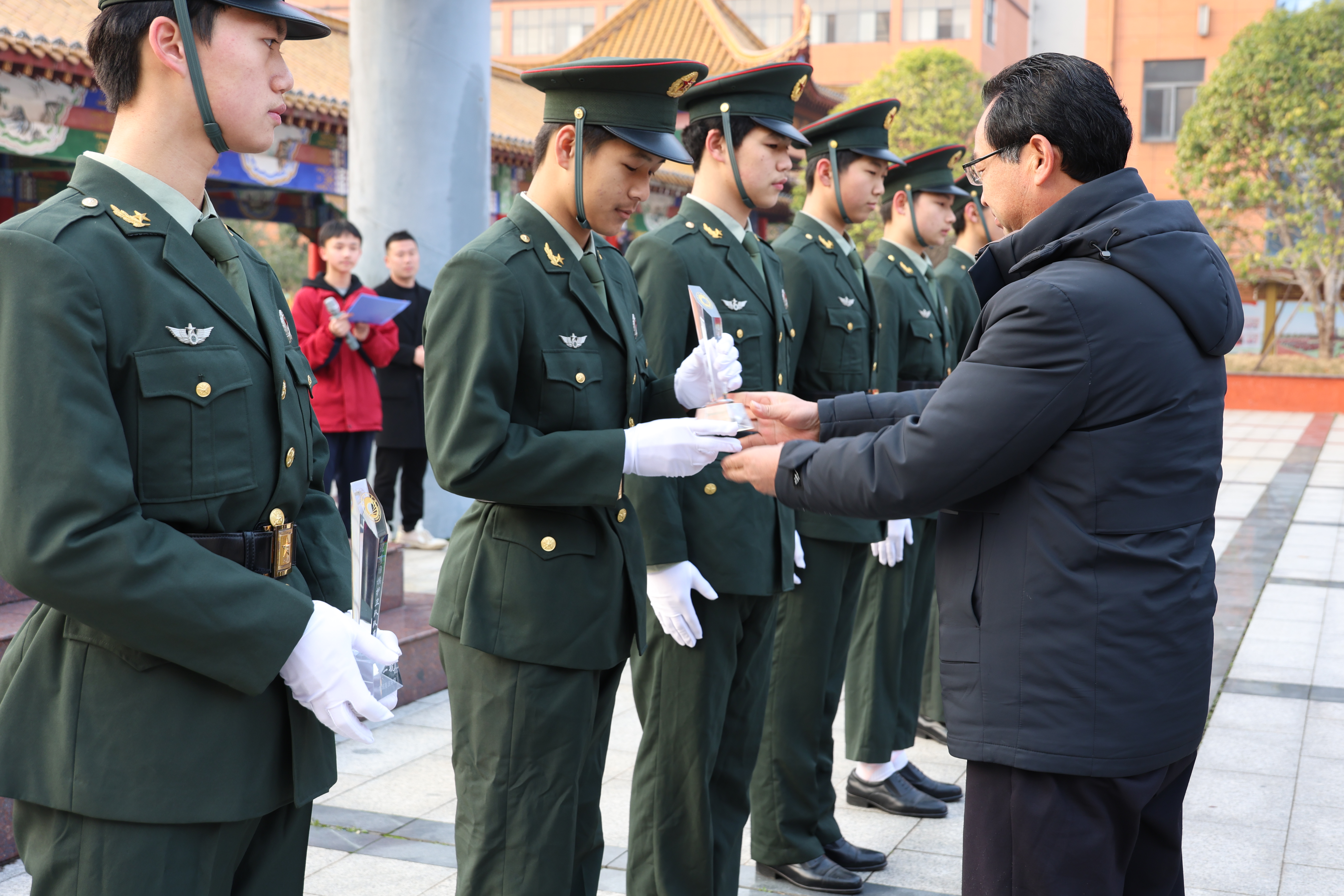 “旗”心铸魂 礼赞成长——丰城春波学校升旗仪式暨国旗护卫队颁奖仪式