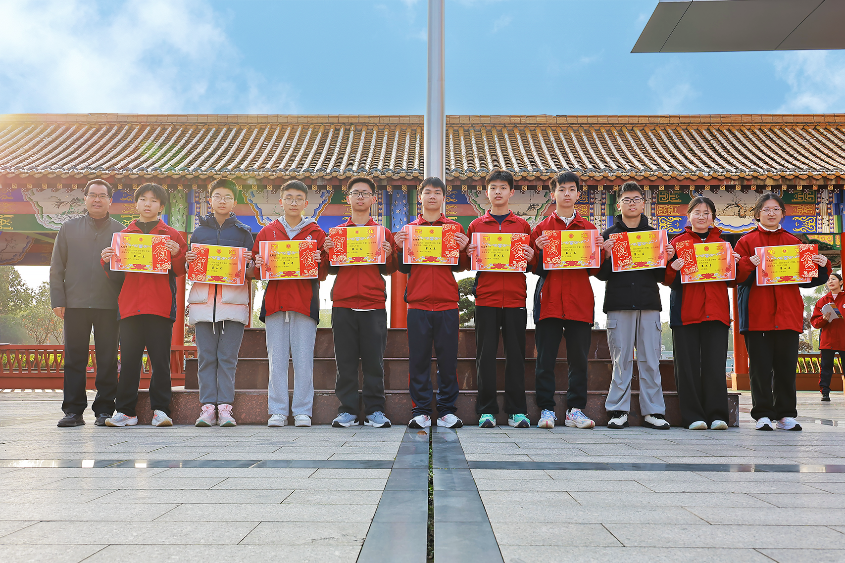 少年赴新章 安全伴成长&mdash;&mdash;丰城春波学校隆重举行开学典礼表彰暨安全教育活动