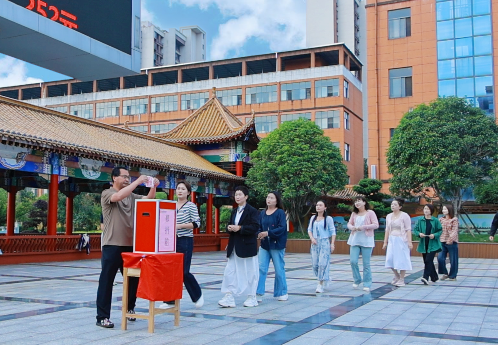 爱心汇春波 善举暖人心&mdash;&mdash;我校为患病学生曾志新举行爱心募捐活动